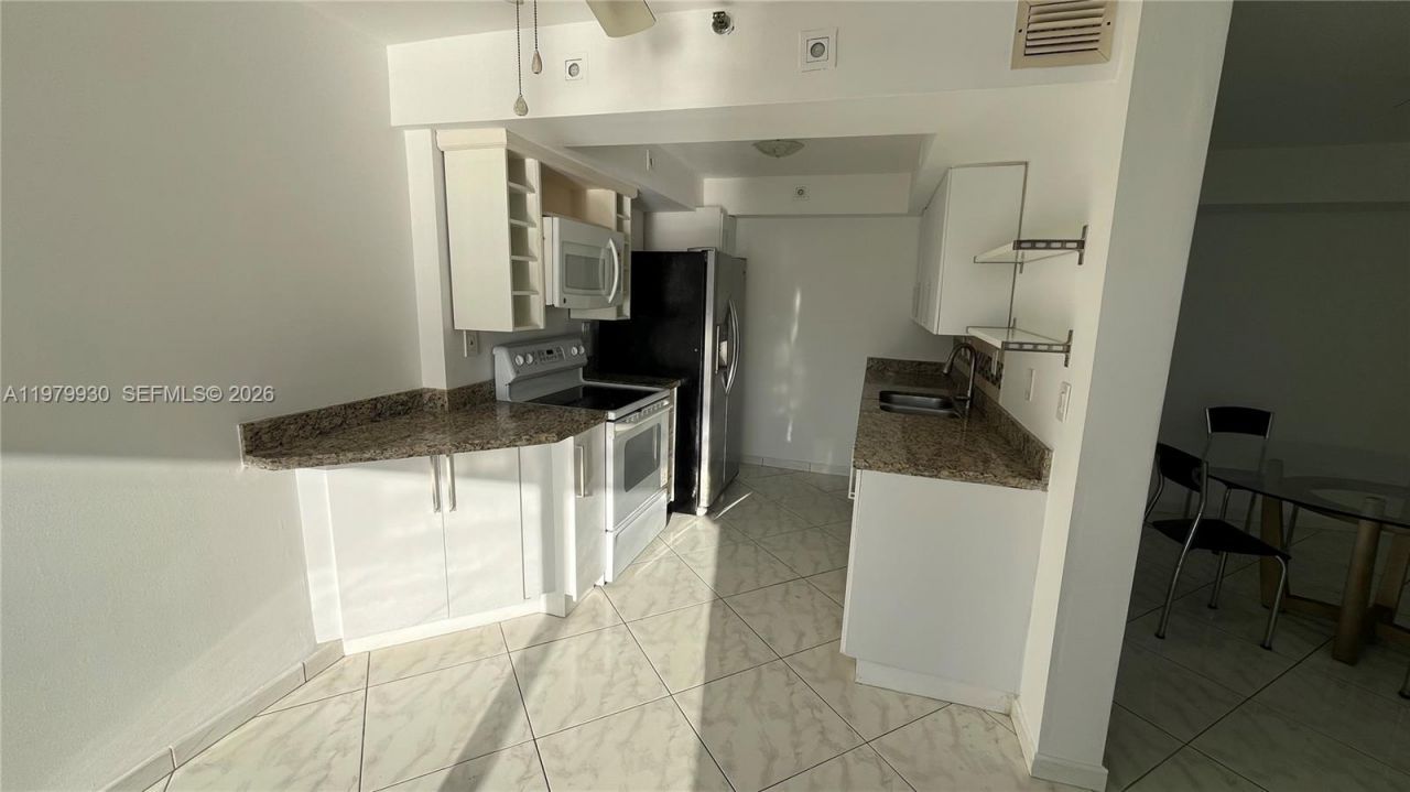 17500 N Bay Rd, Unit S403, Sunny Isles Beach, FL 33160 Photo