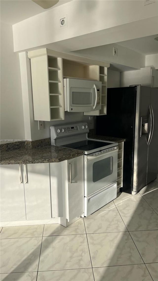 17500 N Bay Rd, Unit S403, Sunny Isles Beach, FL 33160 Photo
