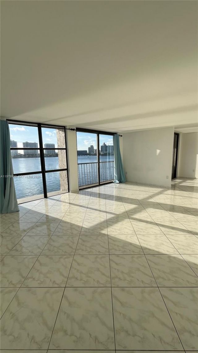 17500 N Bay Rd, Unit S403, Sunny Isles Beach, FL 33160 Photo