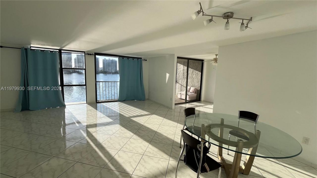 17500 N Bay Rd, Unit S403, Sunny Isles Beach, FL 33160 Photo