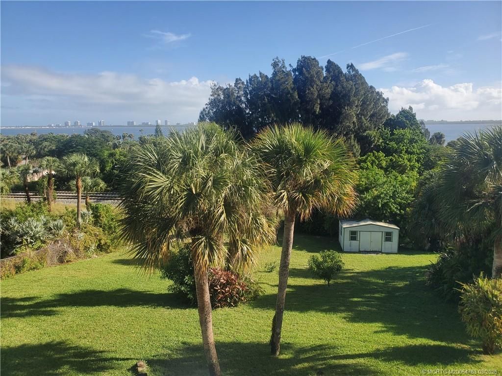 4203 NE Skyline Drive, Jensen Beach, FL 34957 Photo