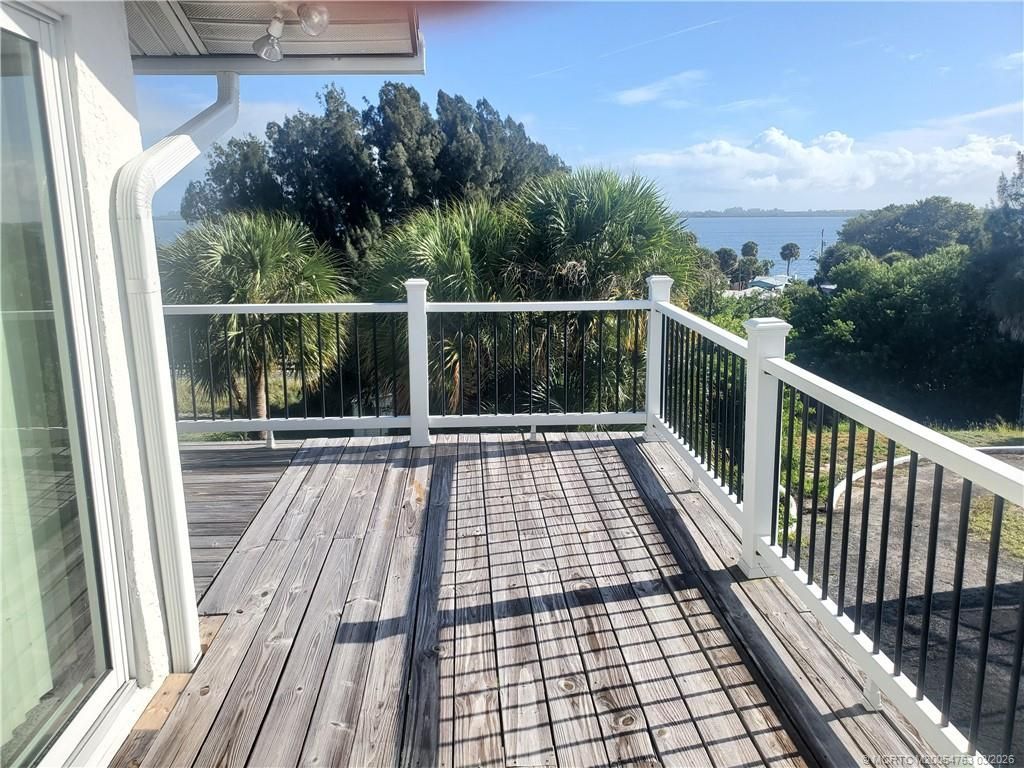 4203 NE Skyline Drive, Jensen Beach, FL 34957 Photo