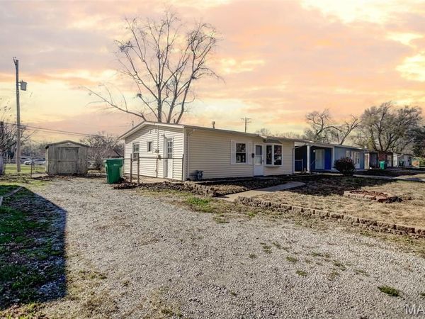 1124 Saint Michael Drive , Cahokia, IL 62206