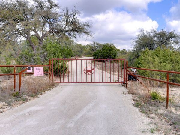 108 Twin Sisters Driive, Spring Branch, TX 78070