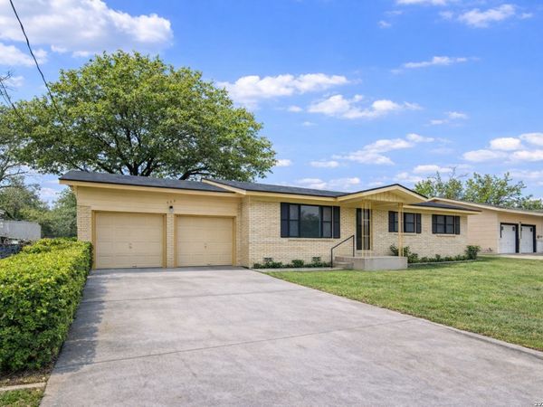 445 Granada, New Braunfels, TX 78130