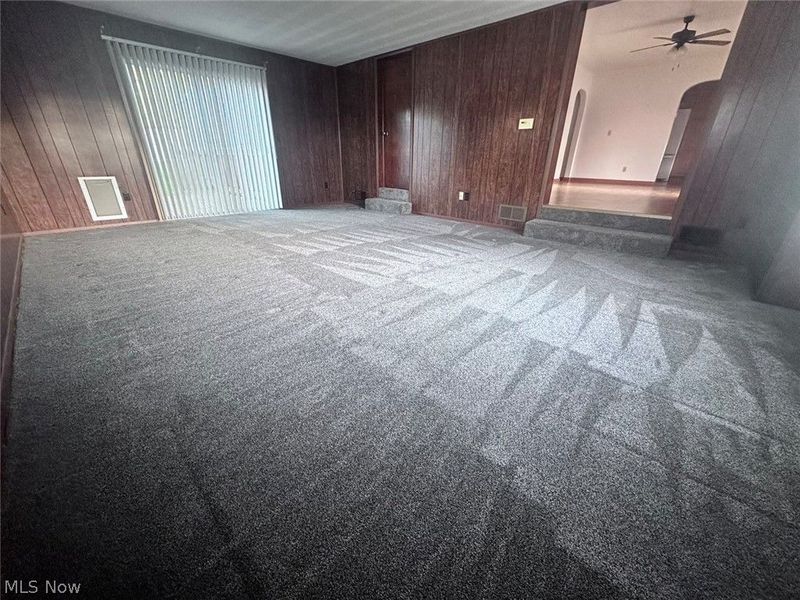 417 Otis Court SE, Girard, OH 44420 Photo 10