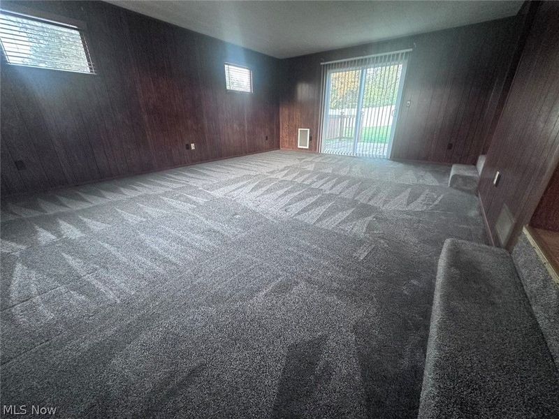 417 Otis Court SE, Girard, OH 44420 Photo 11