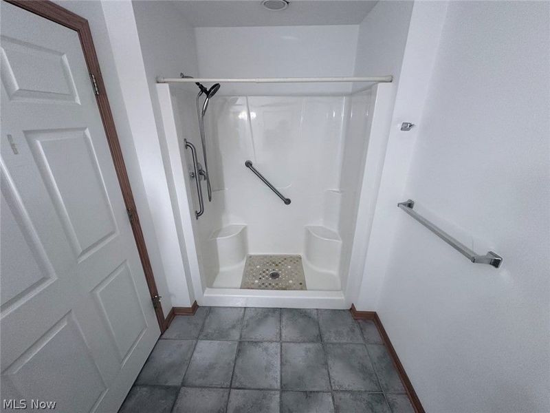 417 Otis Court SE, Girard, OH 44420 Photo 18