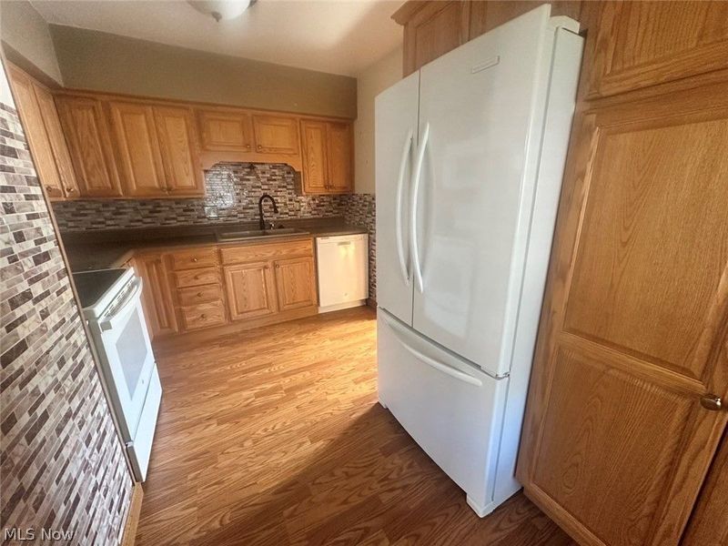 417 Otis Court SE, Girard, OH 44420 Photo 5