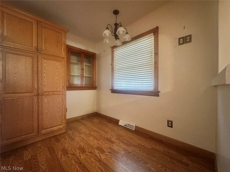 417 Otis Court SE, Girard, OH 44420 Photo 6