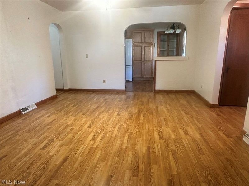 417 Otis Court SE, Girard, OH 44420 Photo 7