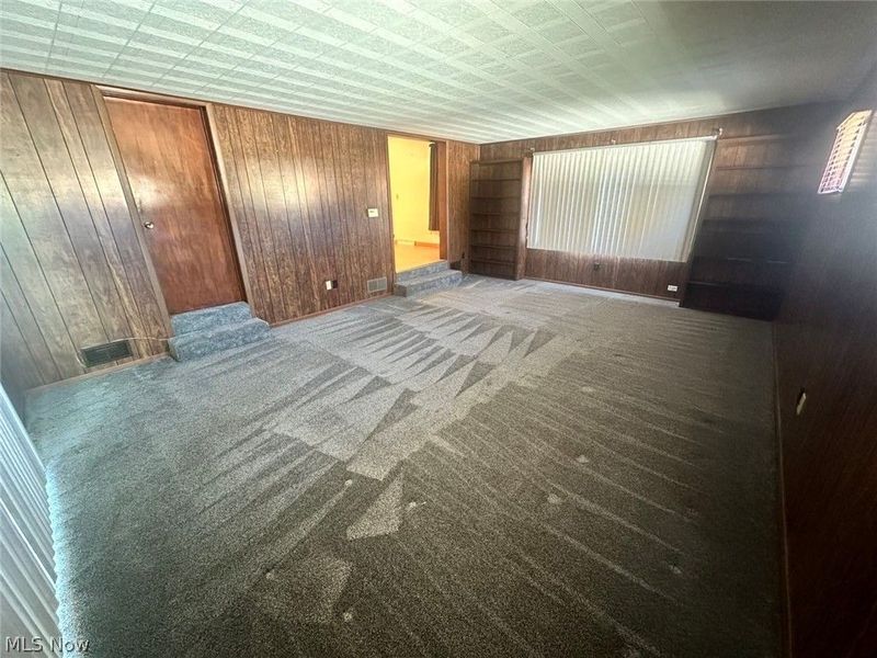 417 Otis Court SE, Girard, OH 44420 Photo 9