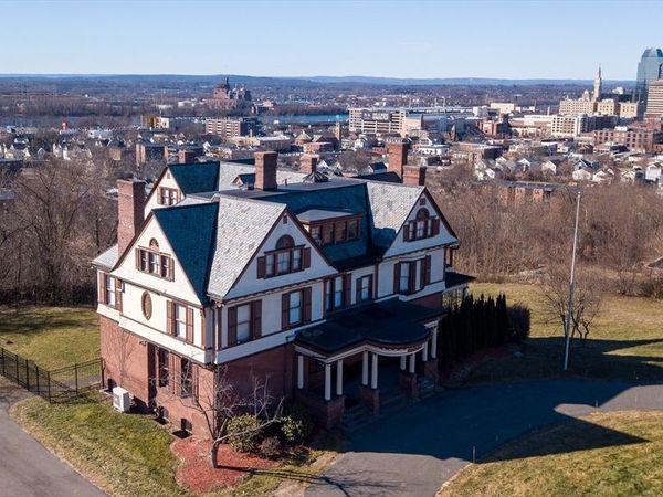 270 Maple St, Springfield, MA 01105