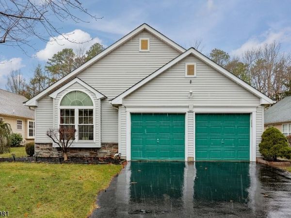 2894 Lenox St, Toms Rivership, NJ 08755