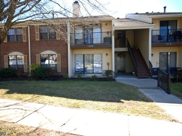 164 Woodward Ln, Bernards, NJ 07920