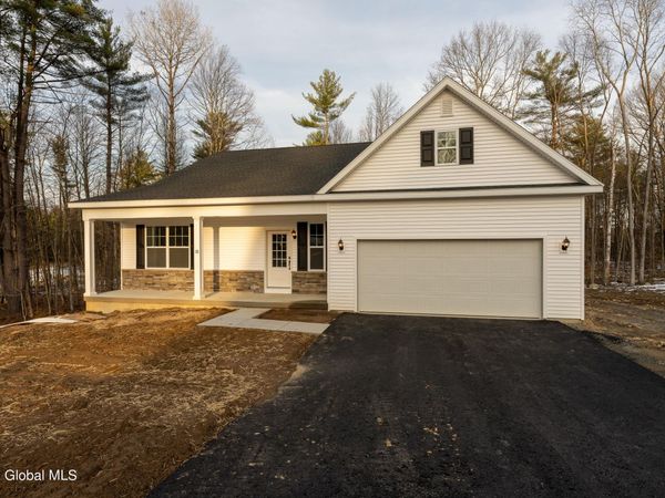 5 Balsam Court, Ballston Lake, NY 12019