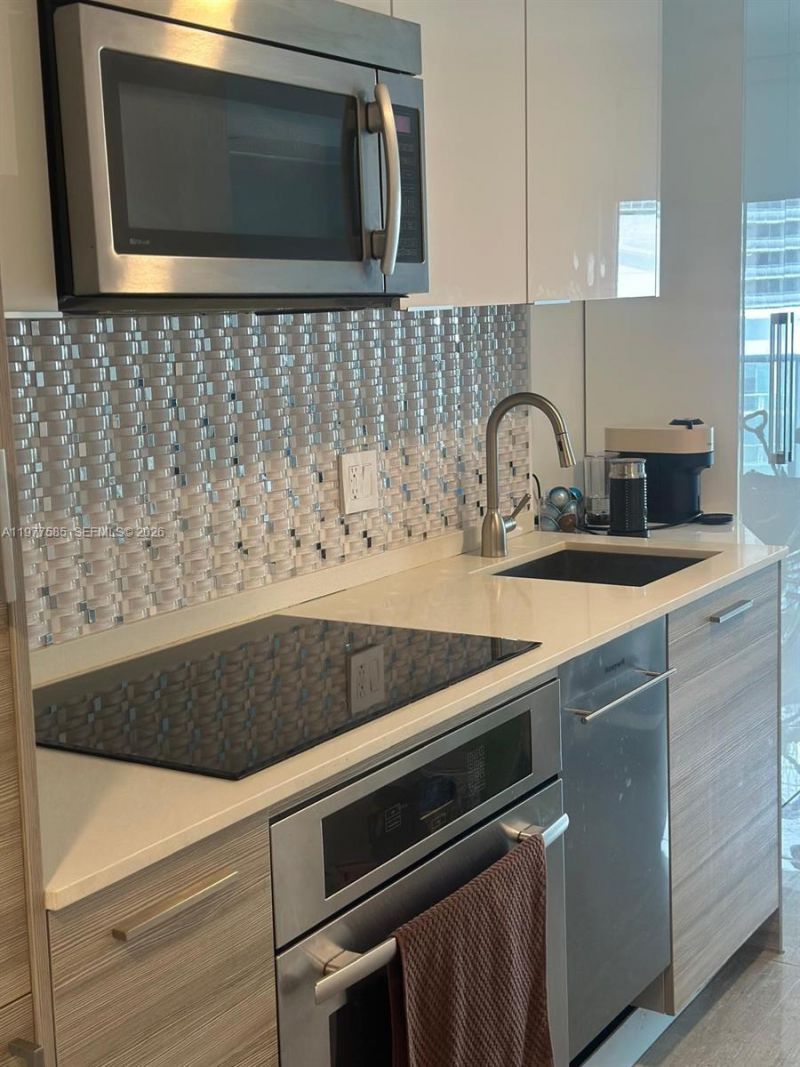 1300 Brickell Bay Dr , Unit 2512, Miami, FL 33131 Photo