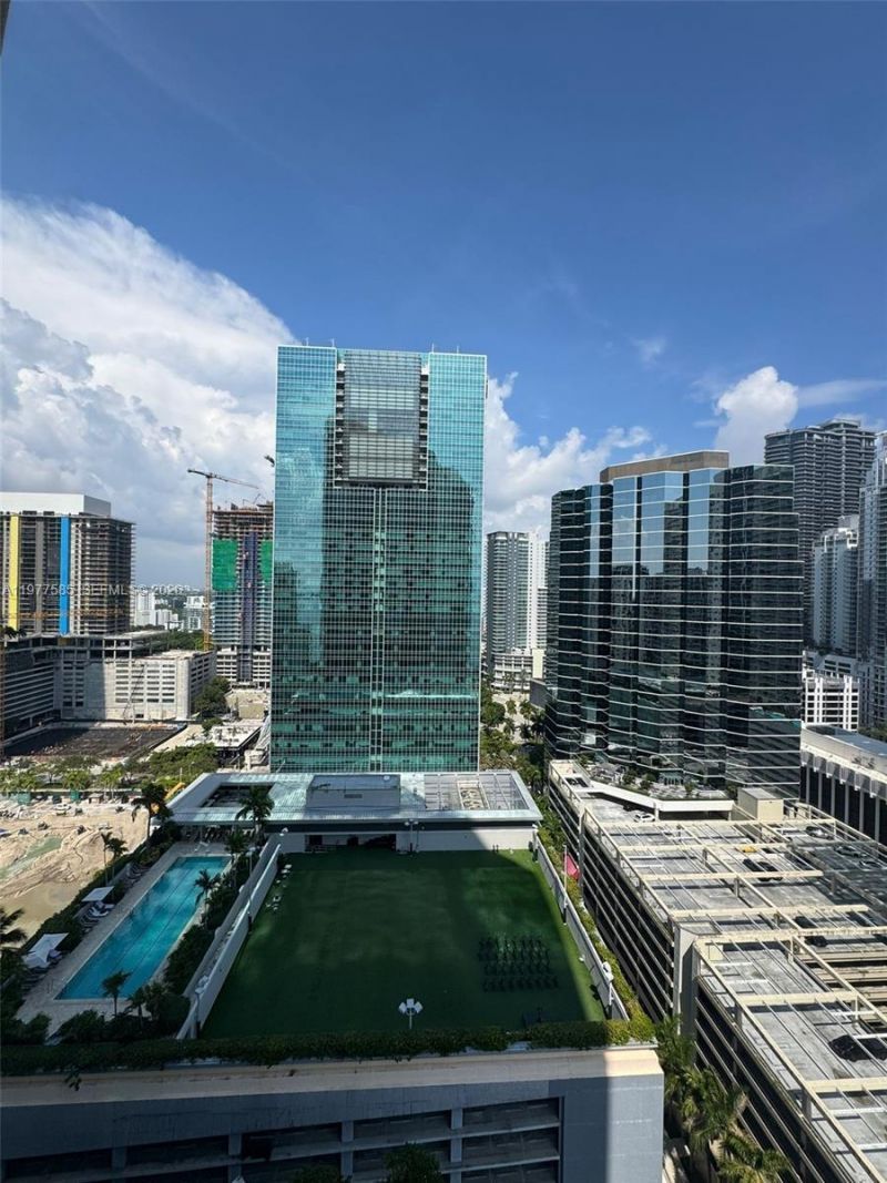 1300 Brickell Bay Dr , Unit 2512, Miami, FL 33131 Photo