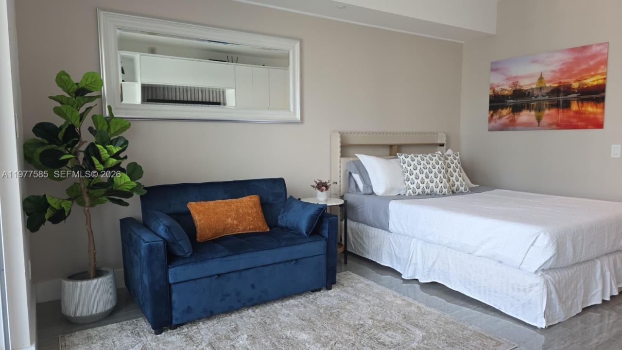 1300 Brickell Bay Dr , Unit 2512, Miami, FL 33131 Photo