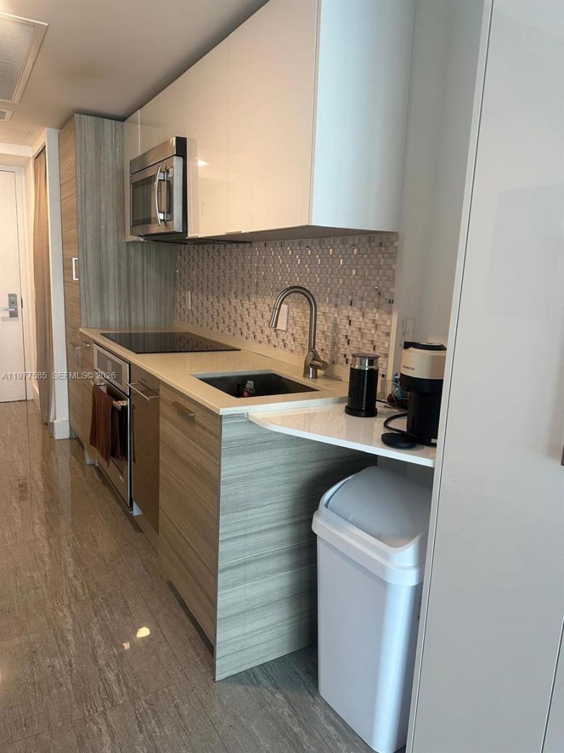 1300 Brickell Bay Dr , Unit 2512, Miami, FL 33131 Photo