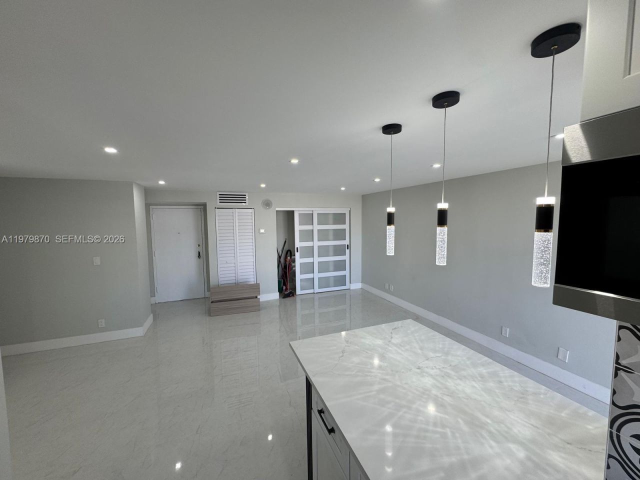 17021 N Bay Rd , Unit 814, Sunny Isles Beach, FL 33160 Photo