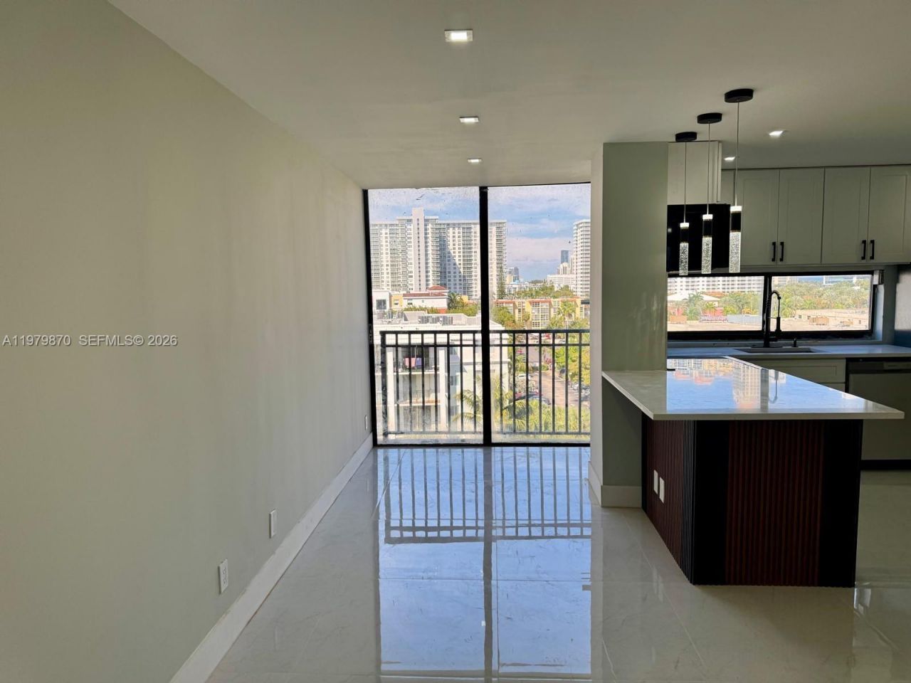 17021 N Bay Rd , Unit 814, Sunny Isles Beach, FL 33160 Photo