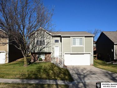 7414 N 77th Avenue , Omaha, NE 68122
