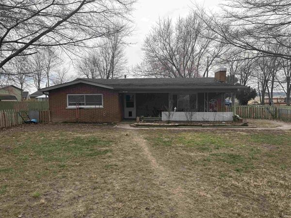 470 W Mulberry Street, Elberfeld, IN 47613