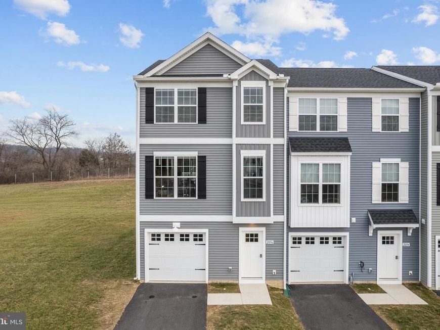 12 Secretariat Dr, Hanover, PA 17331 Main Photo