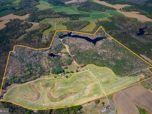 18262 SEALS ROAD, BOWLING GREEN, VA 22427