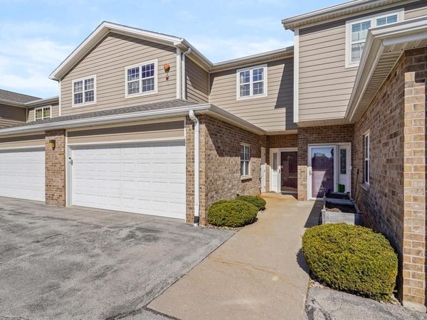 2425 11th PLACE, Unit 1004, Kenosha, WI 53140