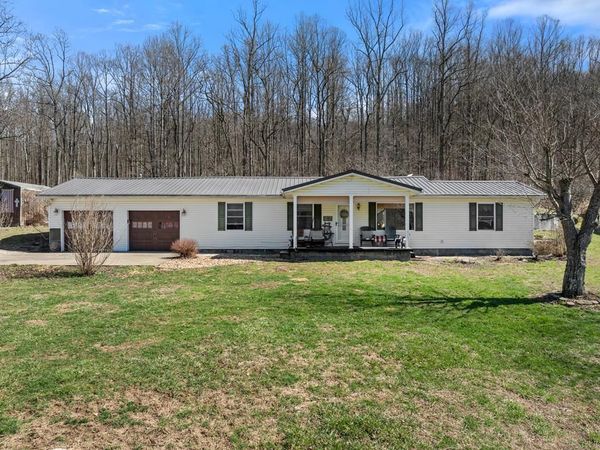 82 Canterbury Lane, Proctor, WV 26055
