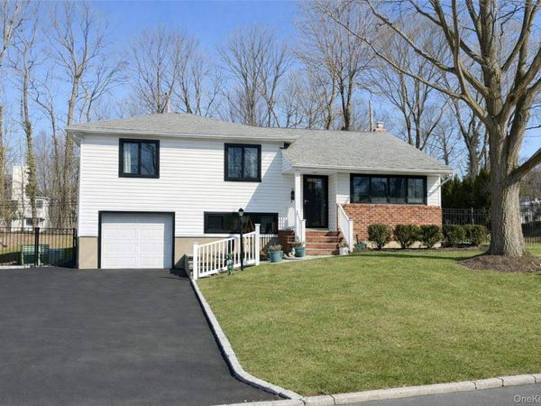 59 Grist Mill Lane, Huntington, NY 11743