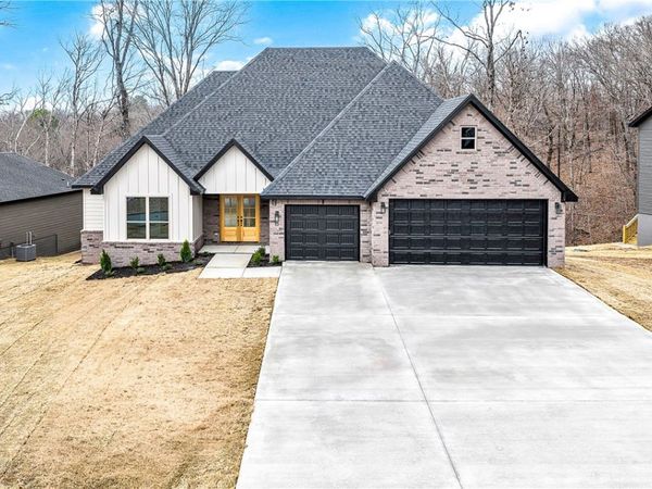 10 York Drive, Bella Vista, AR 72714