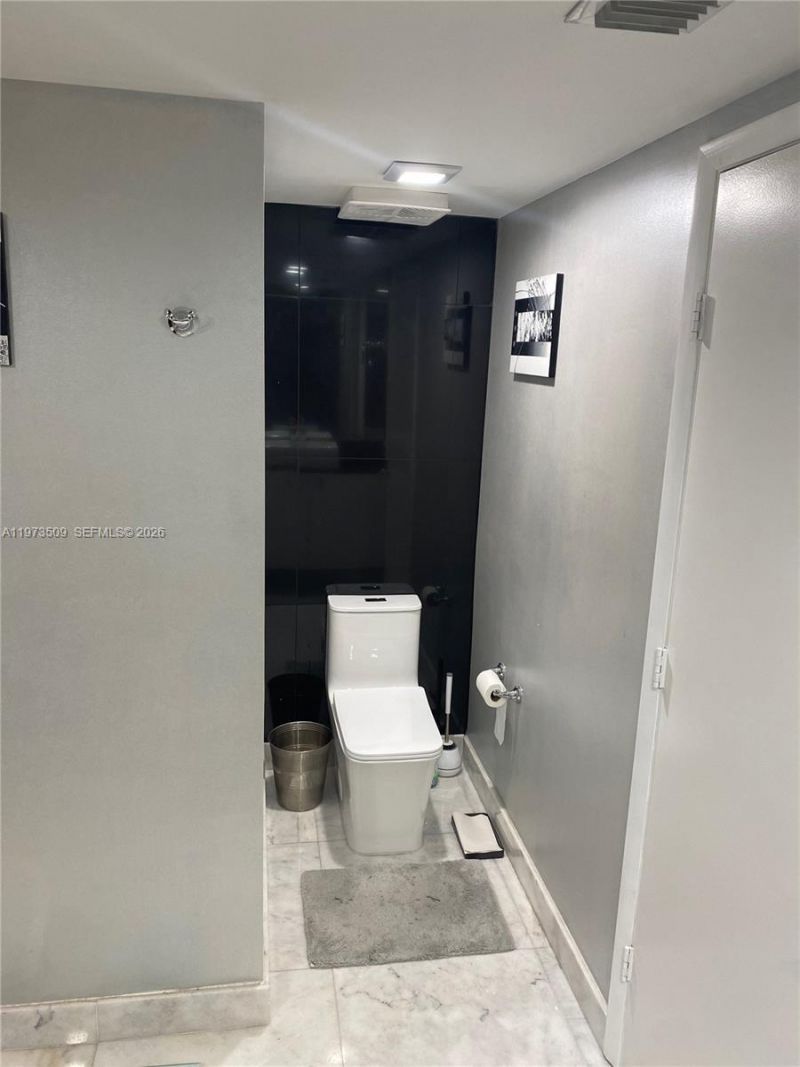 1800 Ocean Dr , Unit 1408, Hallandale Beach, FL 33009 Photo