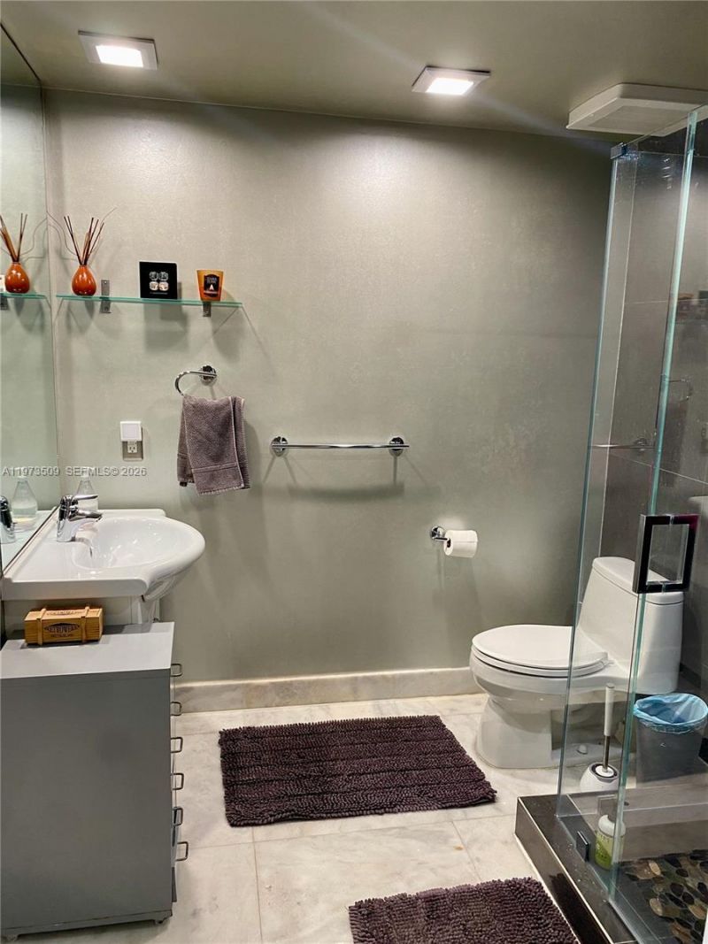 1800 Ocean Dr , Unit 1408, Hallandale Beach, FL 33009 Photo