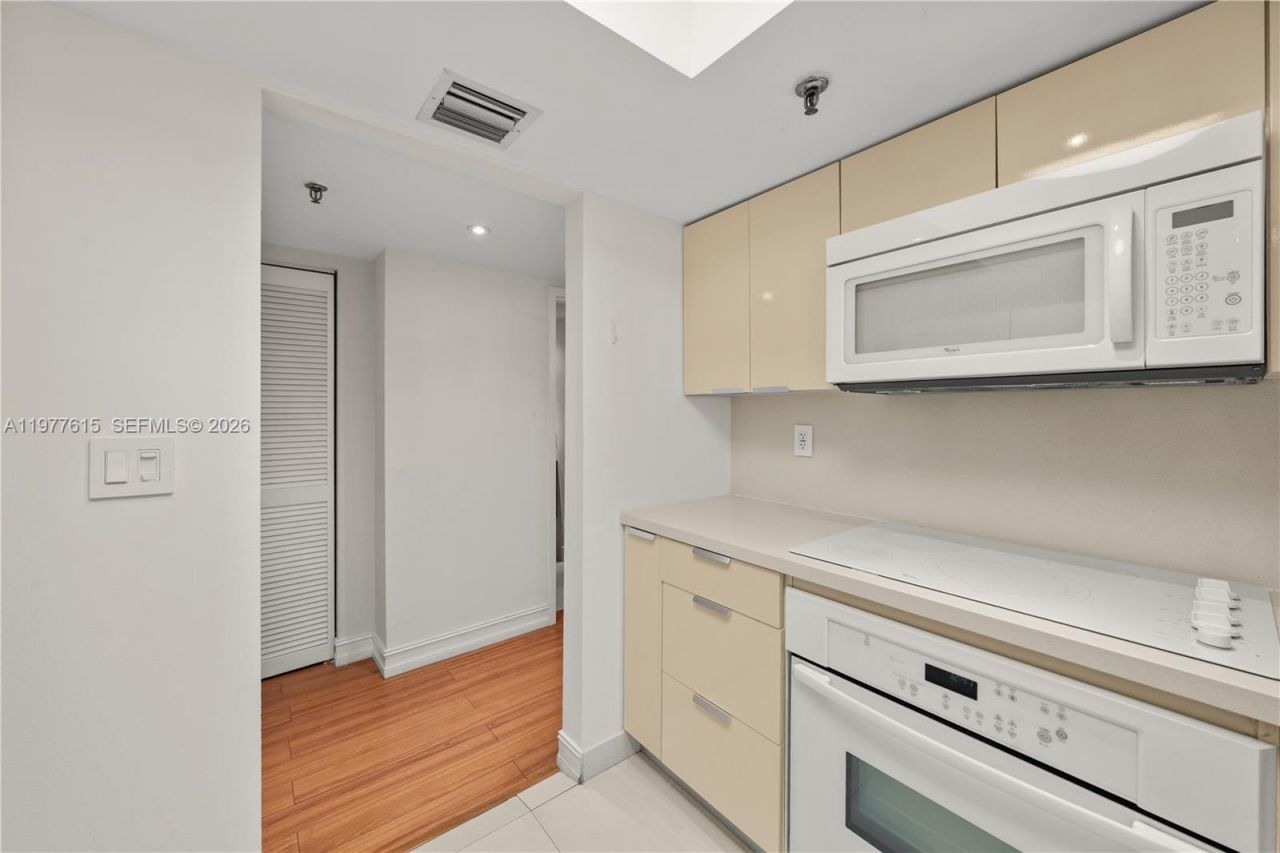 2501 Brickell Ave , Unit 309, Miami, FL 33129 Photo