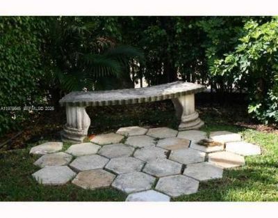 842 Meridian Ave, Unit 3C, Miami Beach, FL 33139 Photo