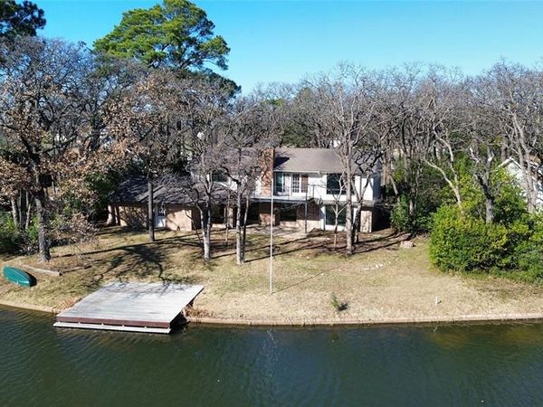 2312 Winewood Lane, Arlington, TX 76013