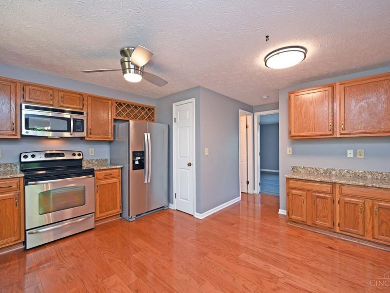 817 Woodlyn Drive S, Cincinnati, OH 45230 Photo 13