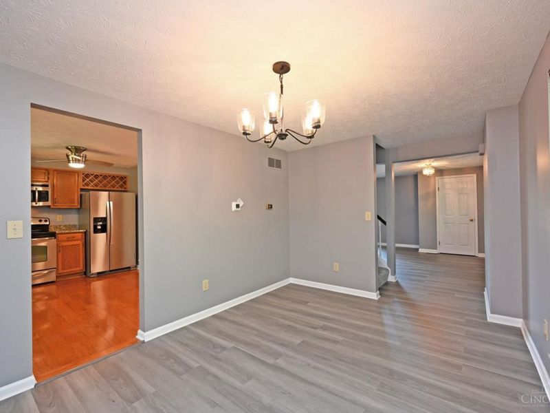 817 Woodlyn Drive S, Cincinnati, OH 45230 Photo 18