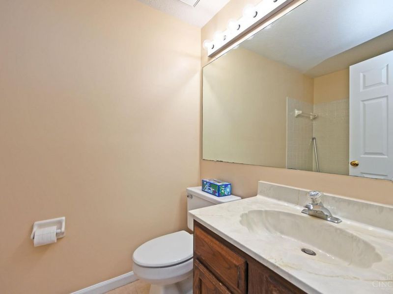817 Woodlyn Drive S, Cincinnati, OH 45230 Photo 30