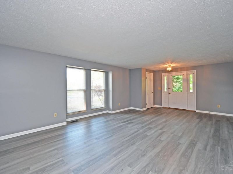 817 Woodlyn Drive S, Cincinnati, OH 45230 Photo 9