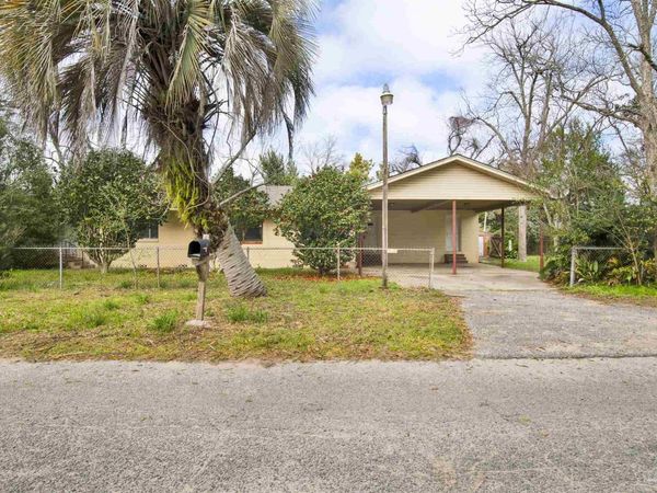 2802 W Gonzalez St, Pensacola, FL 32505