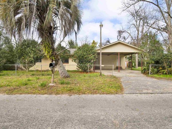2802 W Gonzalez St, Pensacola, FL 32505