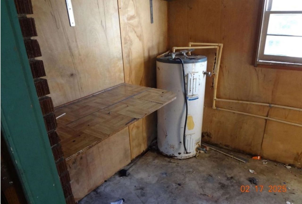 12 E Sassafras St. Photo 17