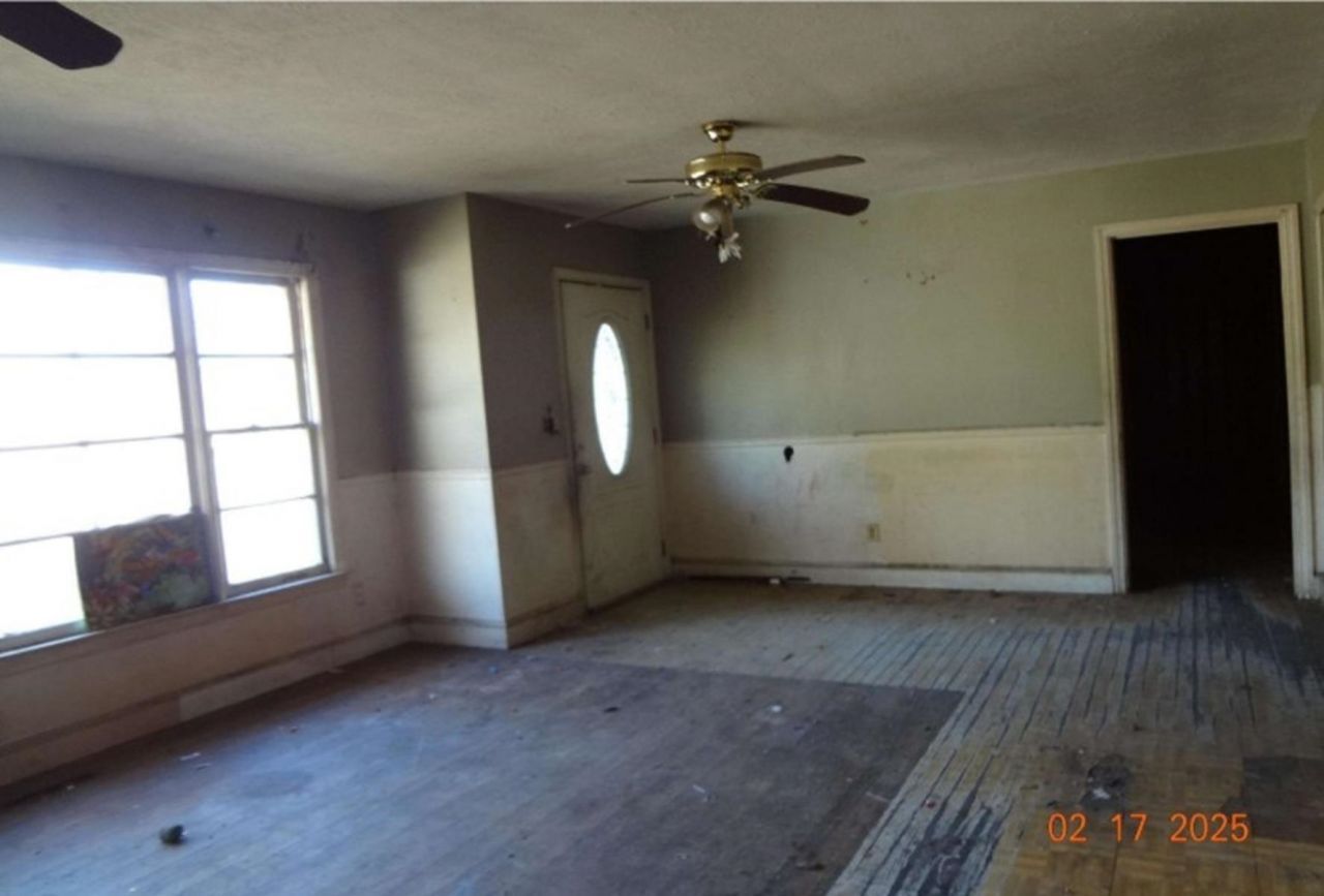 12 E Sassafras St. Photo 4