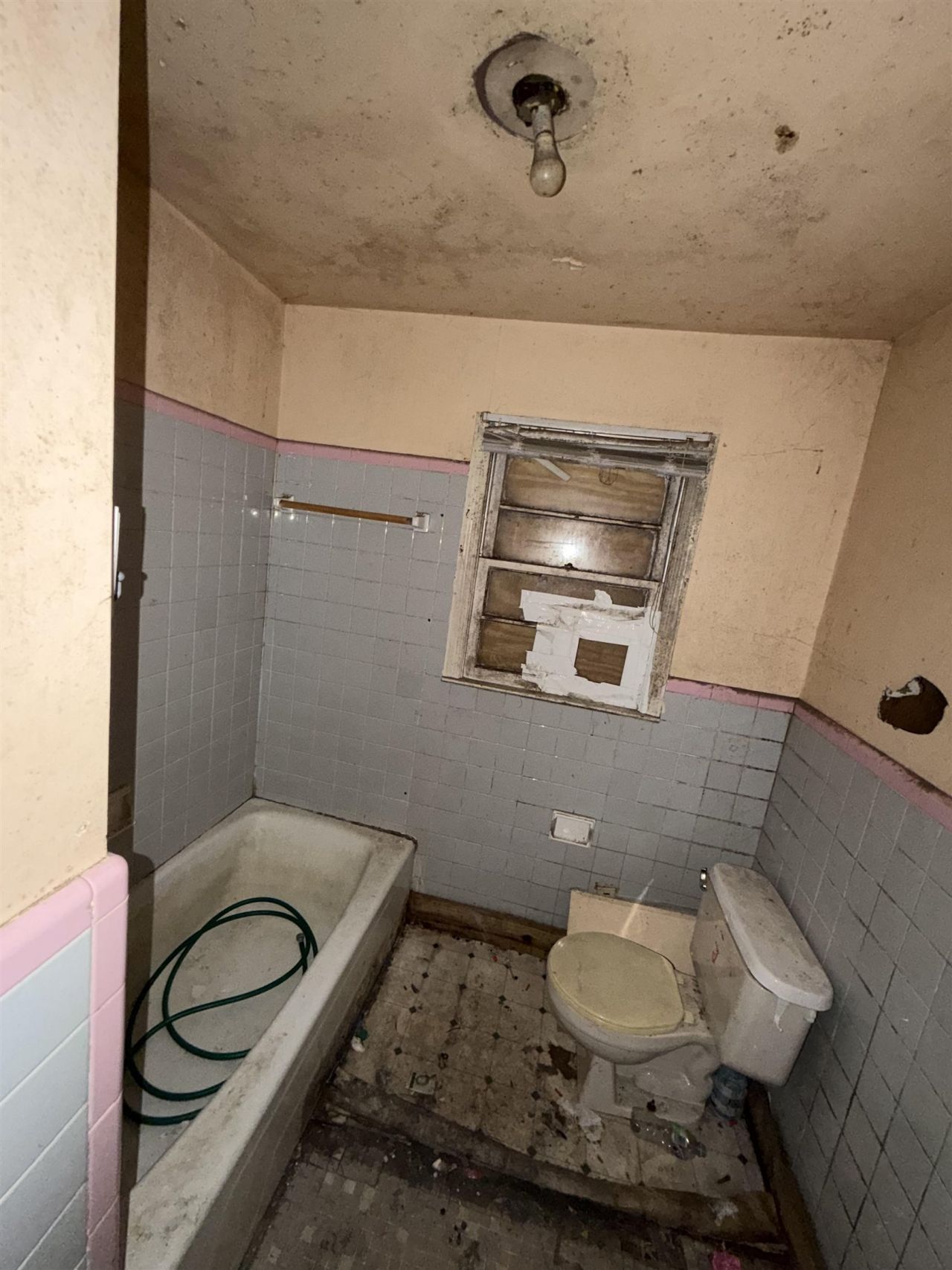 12 E Sassafras St. Photo 4