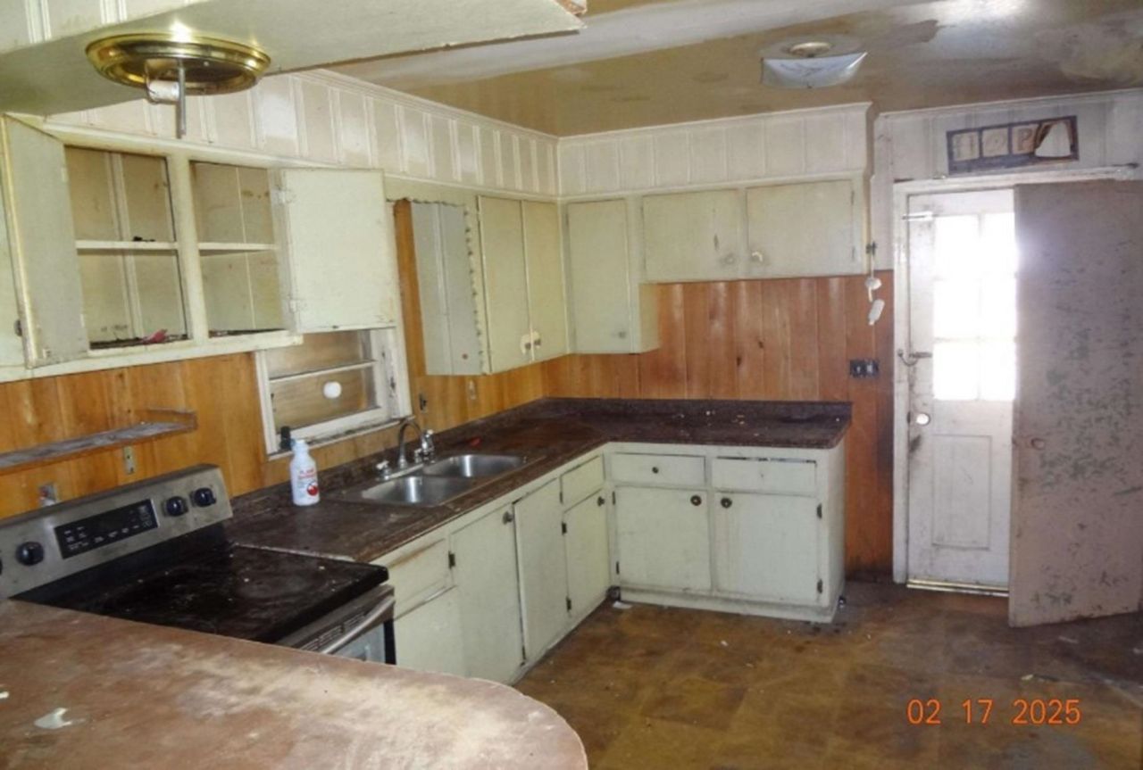 12 E Sassafras St. Photo 7