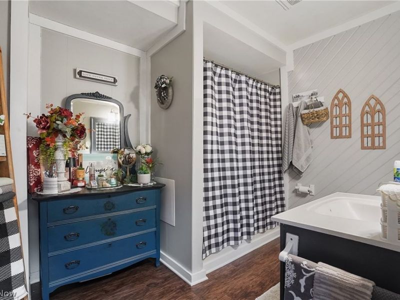 1237 Mcintosh Avenue , Akron, OH 44314 Photo 26